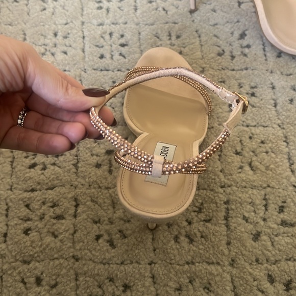 Steve Madden Gold Strappy Heels - Picture 3 of 5